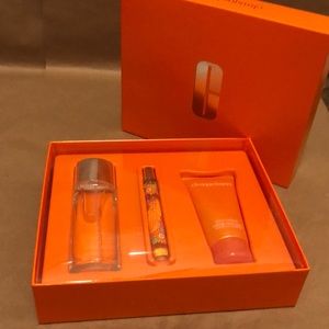 COPY - NEW AND SEALED Clinique HAPPY gift set!!